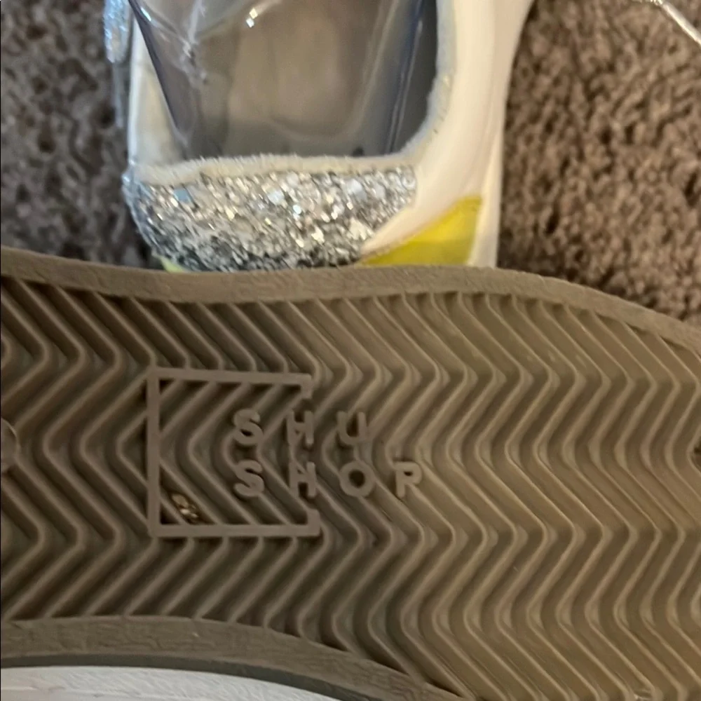 Stu Shop Sneakers with Silver Star 6.5 - Picture 2 of 5